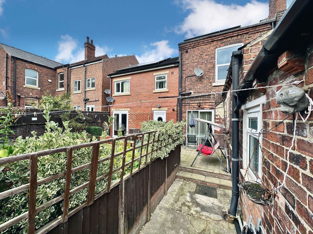 Property photo 1 of 33