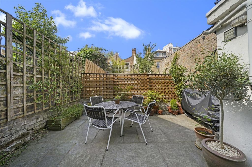Property photo 3 of 18