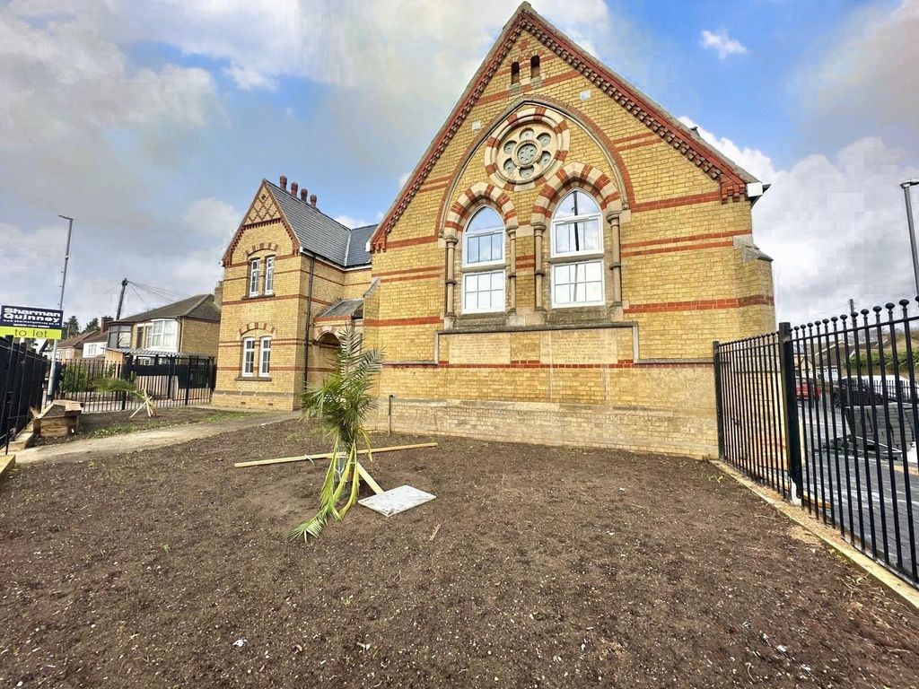 Property photo 1 of 6