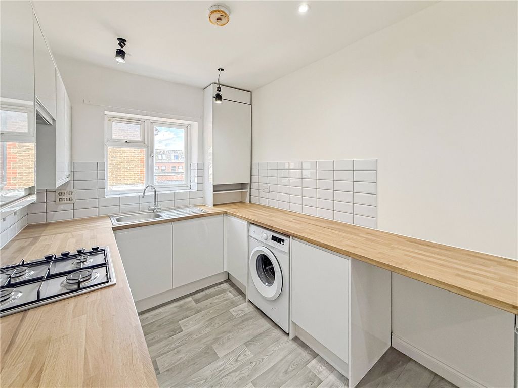 Property photo 1 of 10 Picture No. 17
