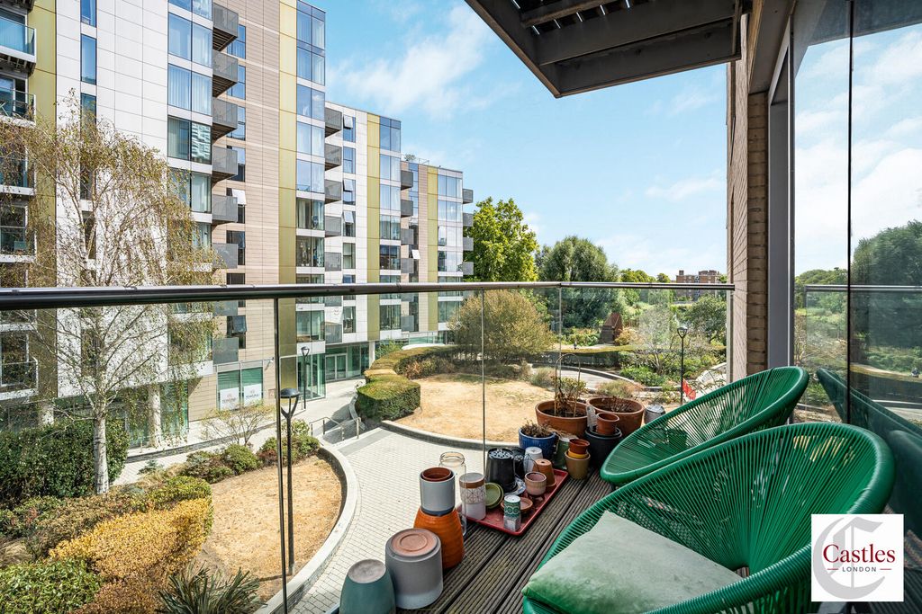 Property photo 1 of 20 Balcony