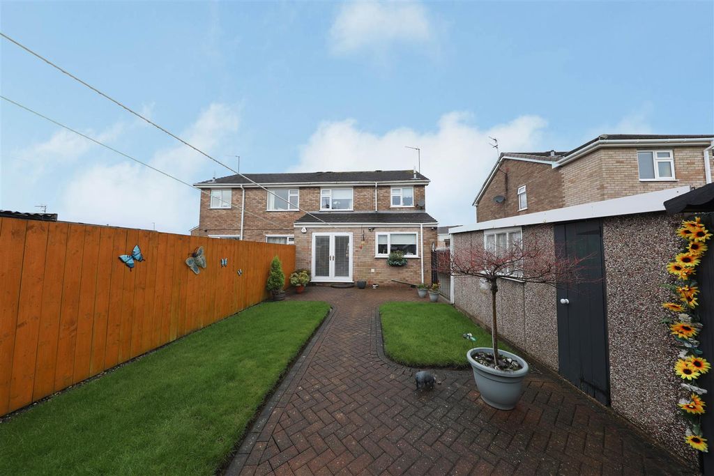 Property photo 3 of 23 Outside