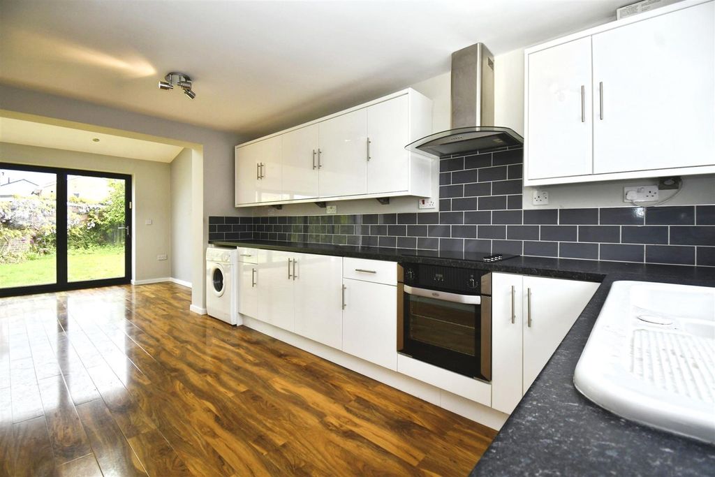 Property photo 3 of 21 Kitchen