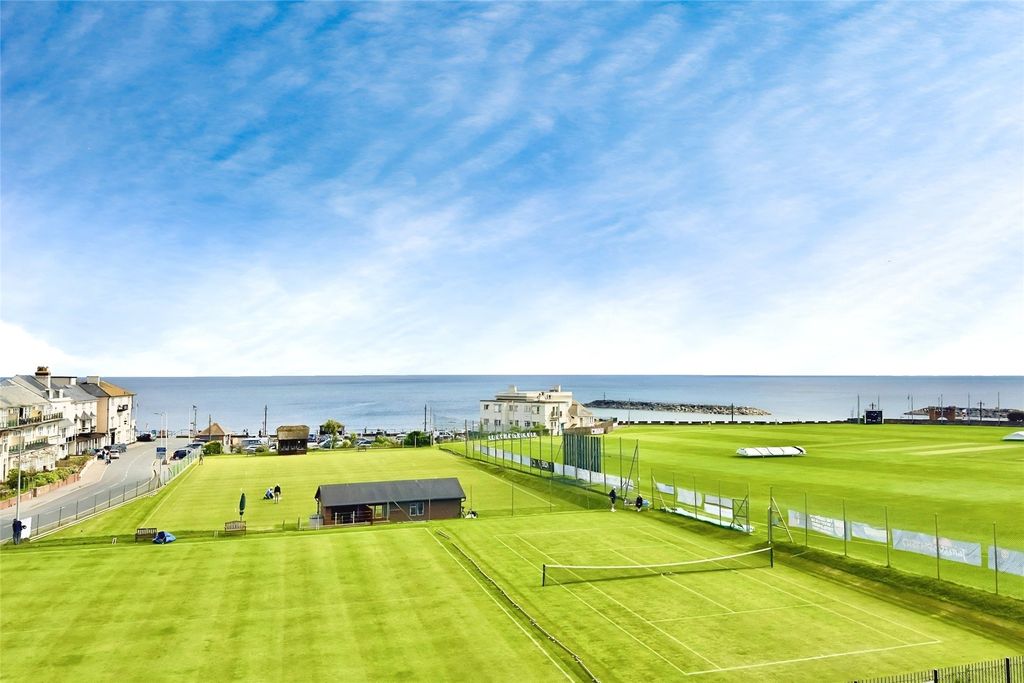 Property photo 2 of 18 Picture No. 22