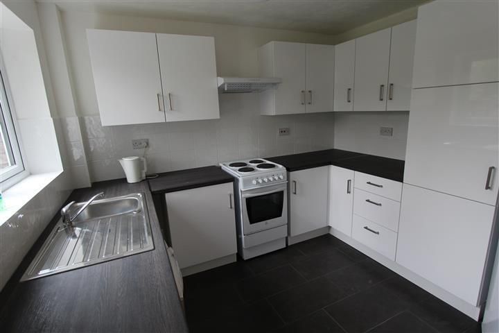 Property photo 2 of 3 Kitchen.Jpg