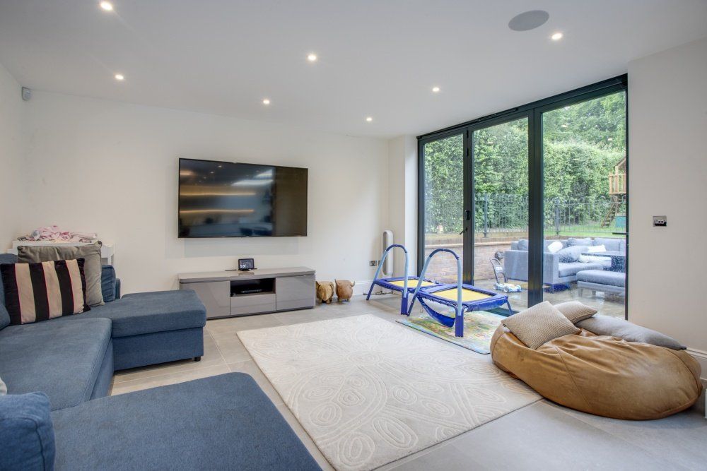 Property photo 3 of 11 Picture No. 12