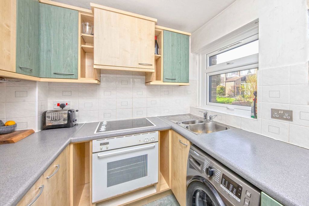 Property photo 3 of 6