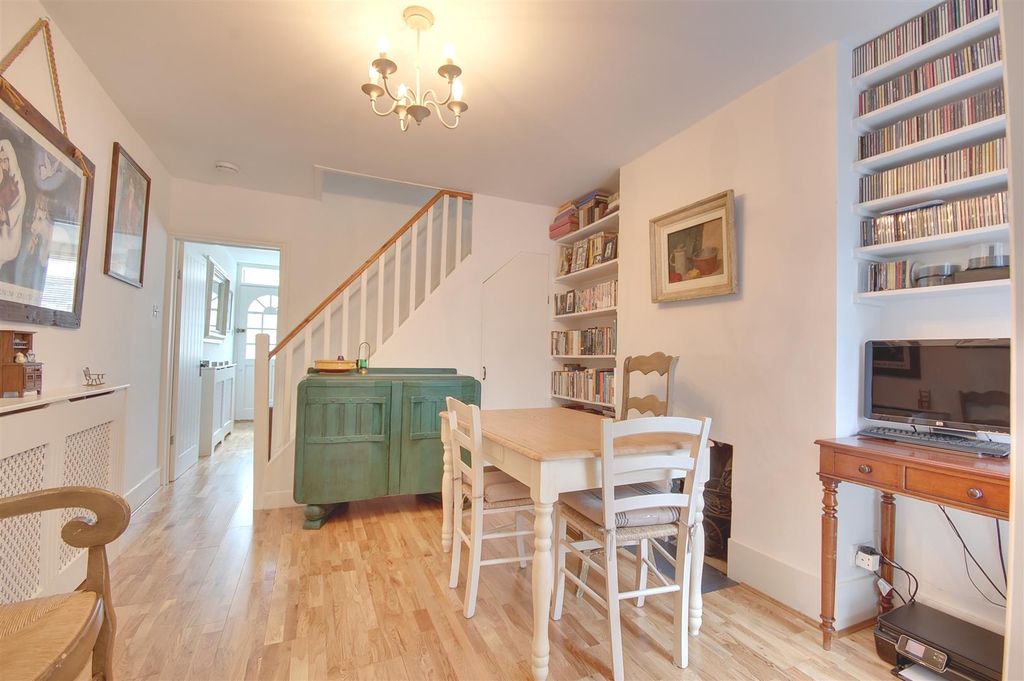 Property photo 3 of 9