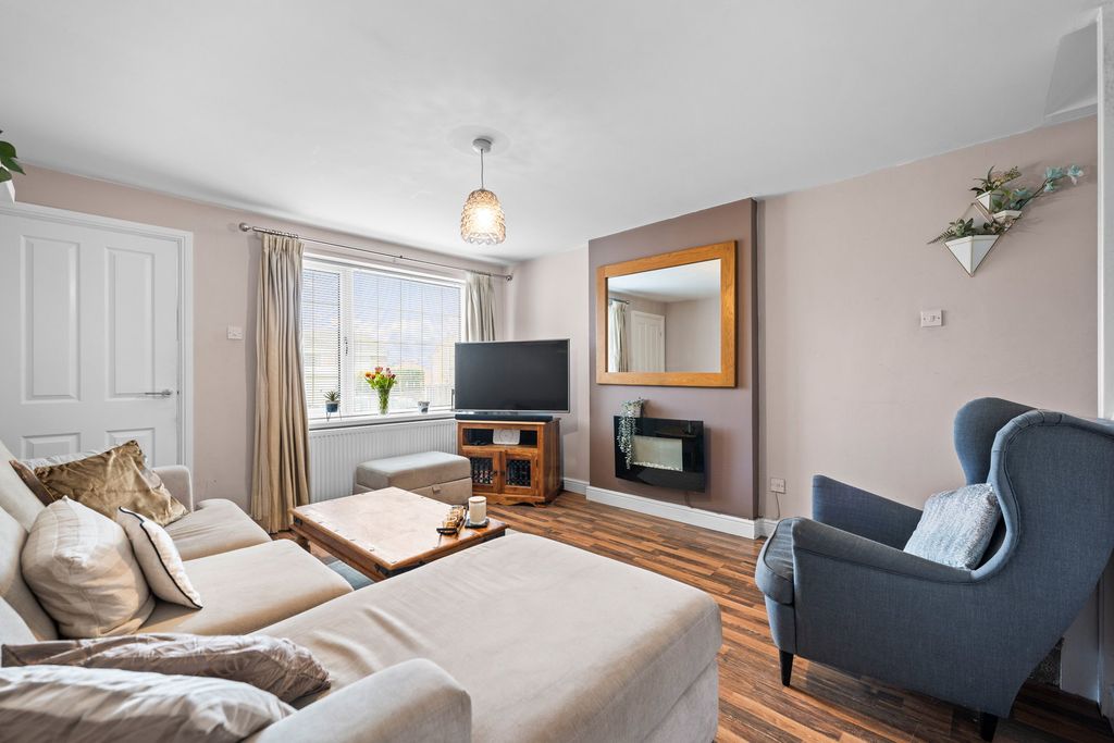 Property photo 3 of 24