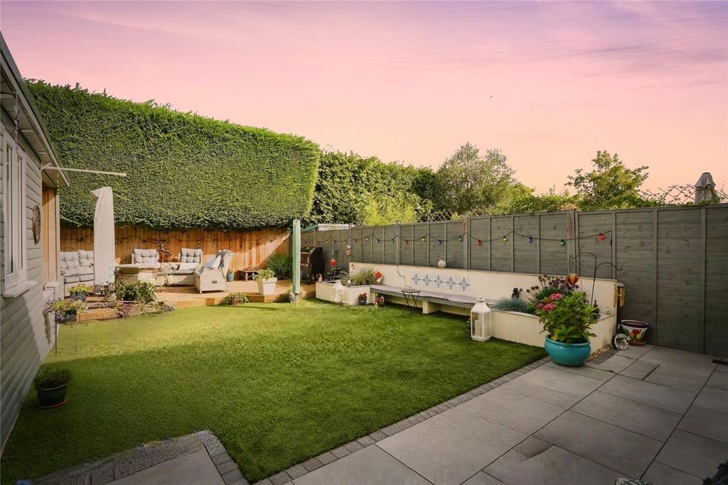 Property photo 2 of 12 Picture No. 19