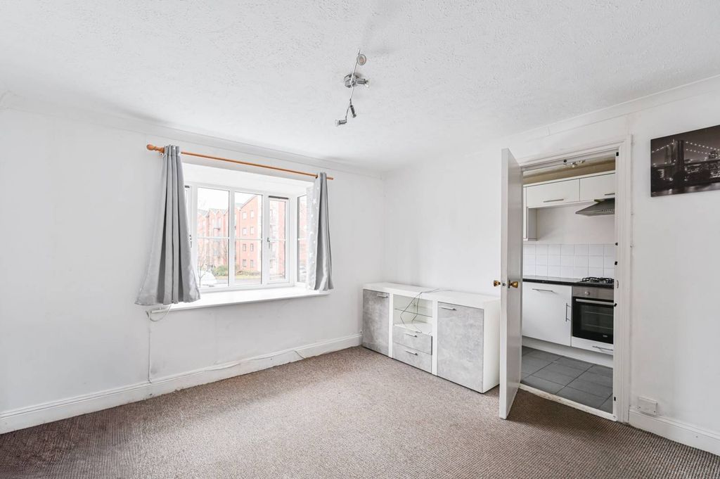 Property photo 3 of 9