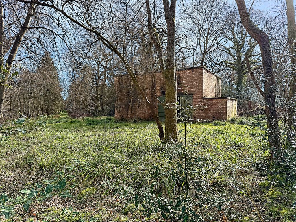 Property photo 1 of 32