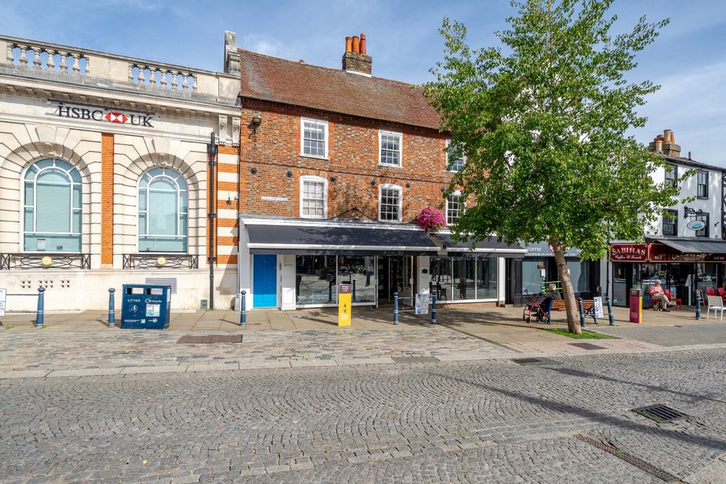 Property photo 1 of 17 1526930-16-6Aba5A...