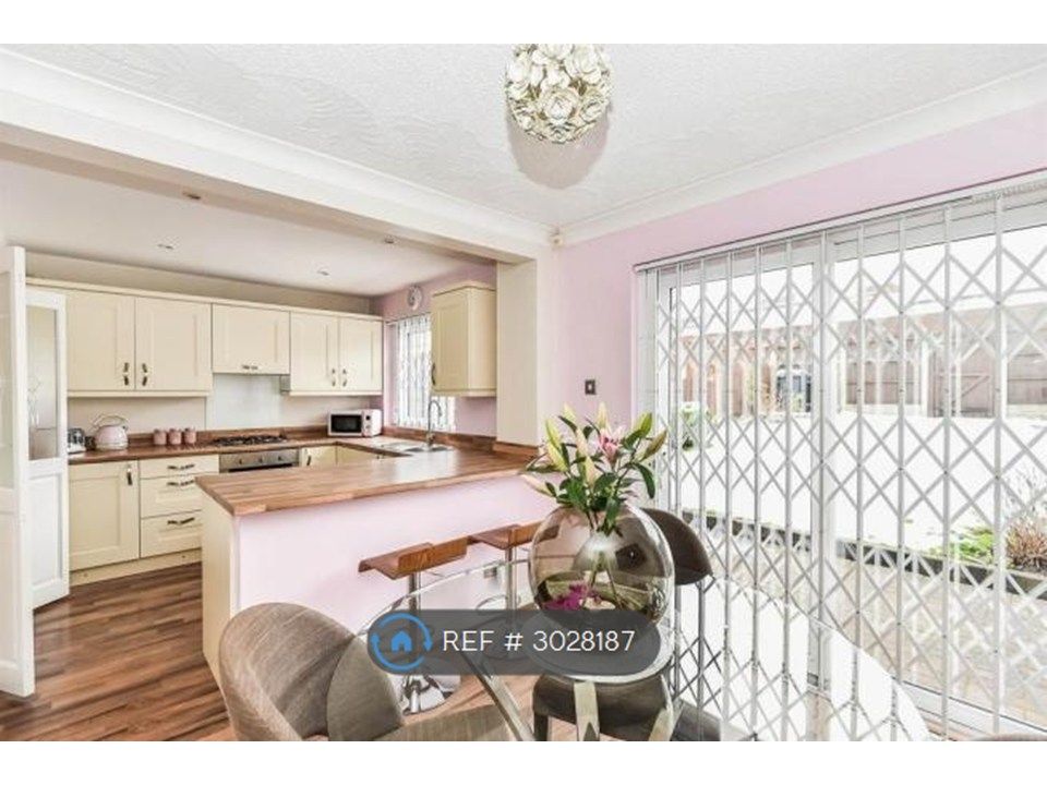 Property photo 1 of 10 Kitchen And Dinning Room