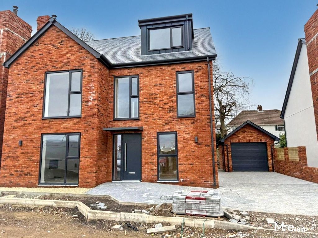 Property photo 2 of 34