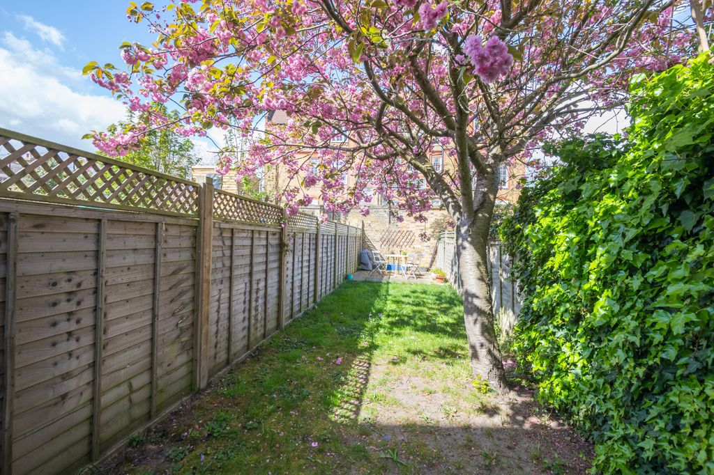 Property photo 2 of 24