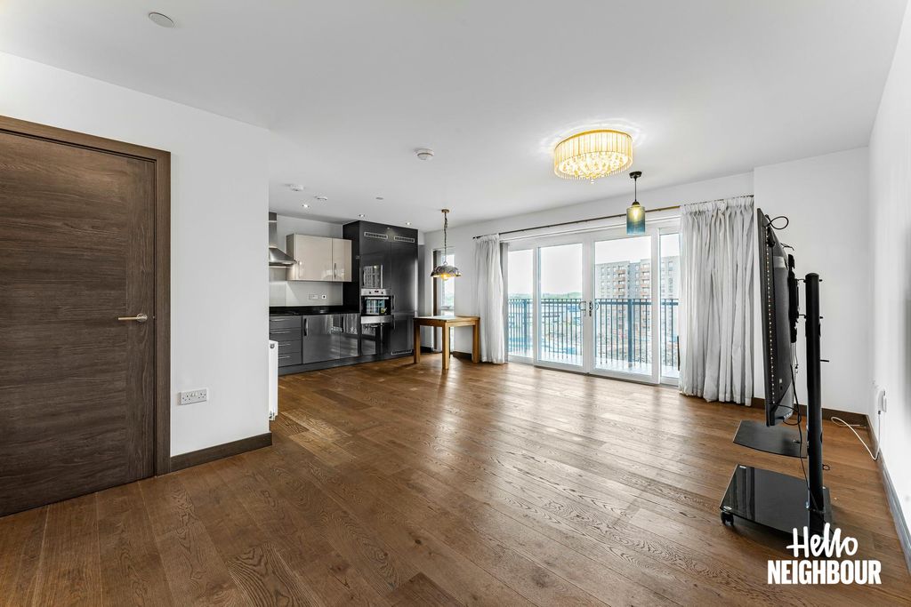 Property photo 3 of 17 Photo 2