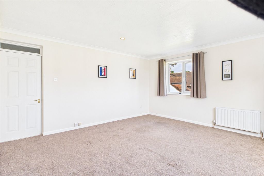 Property photo 3 of 13 Picture No. 27