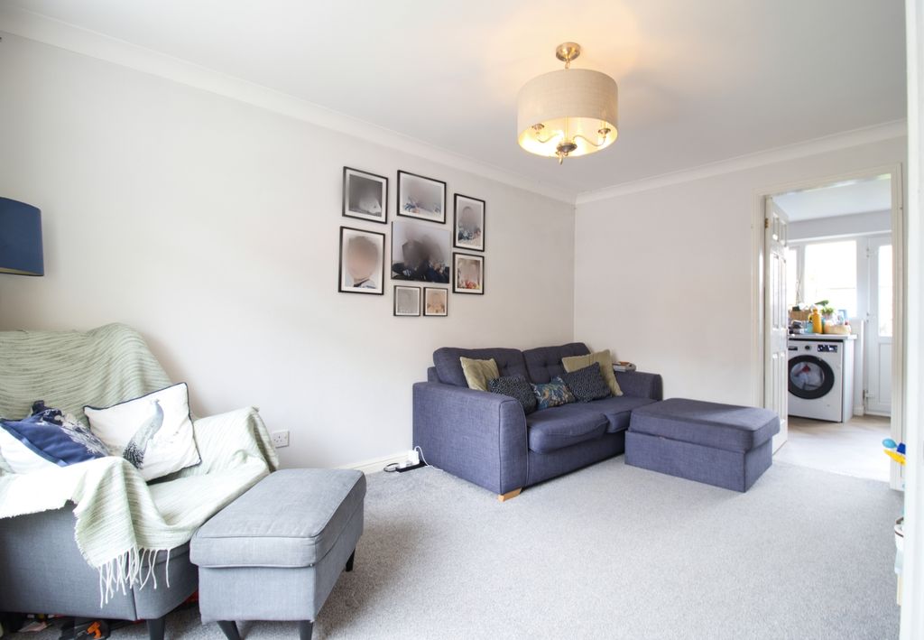 Property photo 3 of 11 Lounge - Ewemove Swindon South