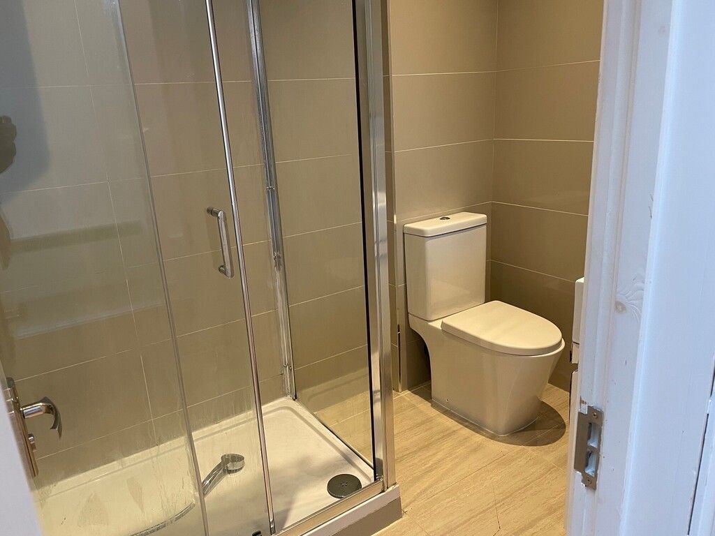 Property photo 2 of 7 W/C Shower