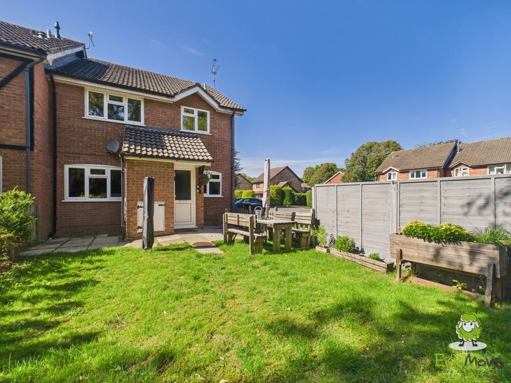 Property photo 1 of 13 Ewemove Estate Agents Basingstoke - Nursery Close