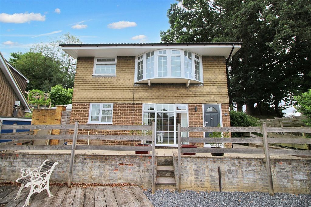 Property photo 1 of 22 Front