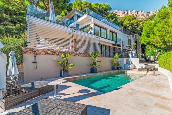 Property photo 3 of 3