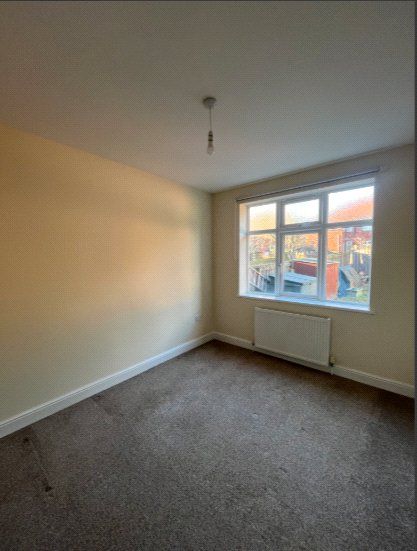 Property photo 2 of 7 Picture No. 12