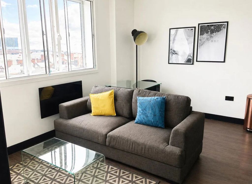 Property photo 1 of 5