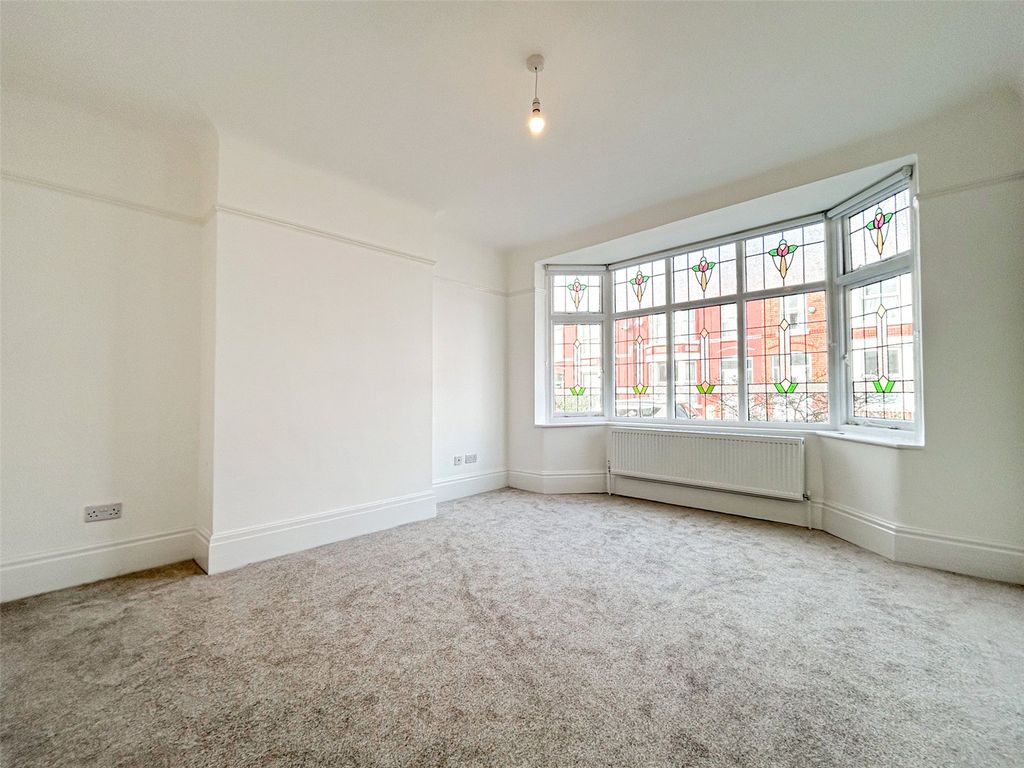 Property photo 3 of 17 Picture No. 16