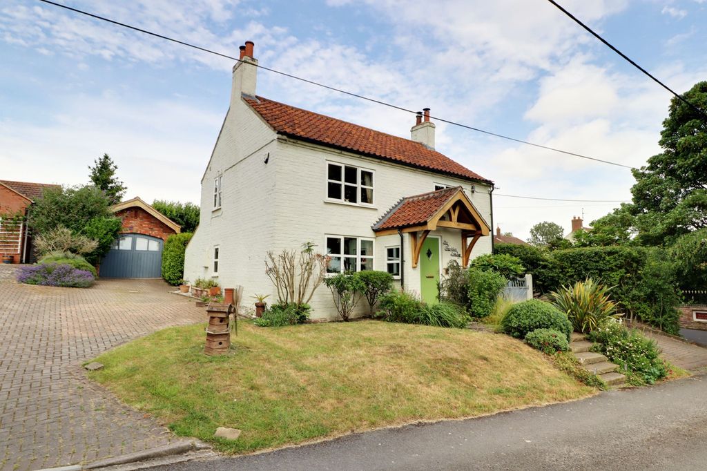 Property photo 1 of 37