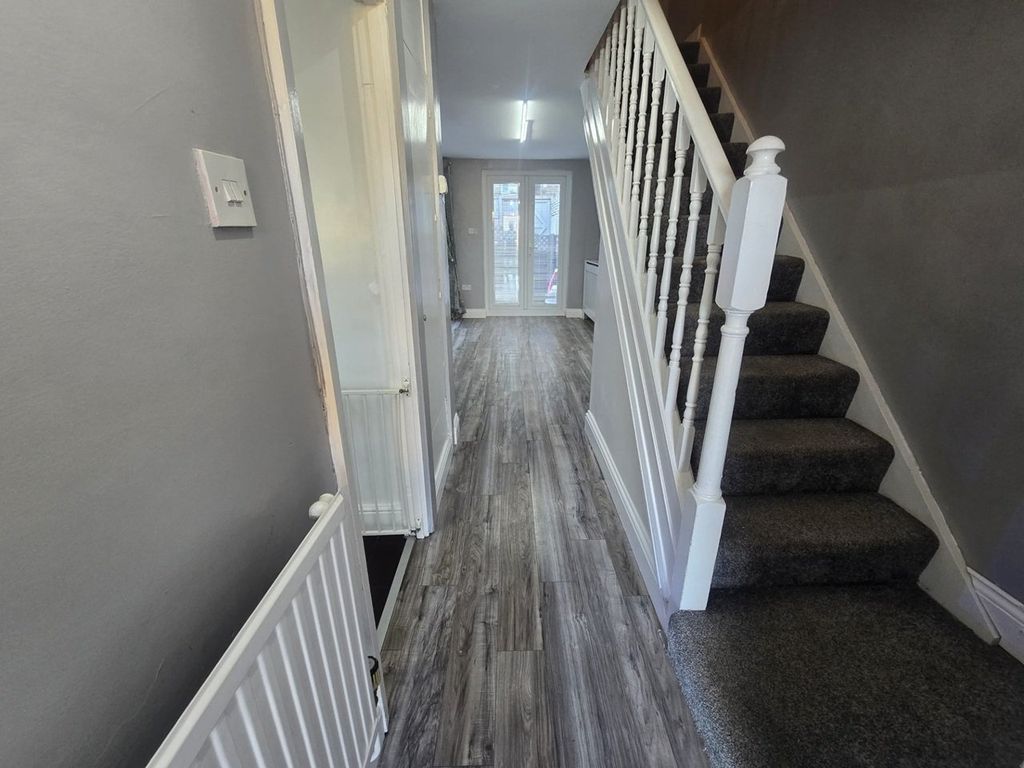 Property photo 2 of 14 4370362
