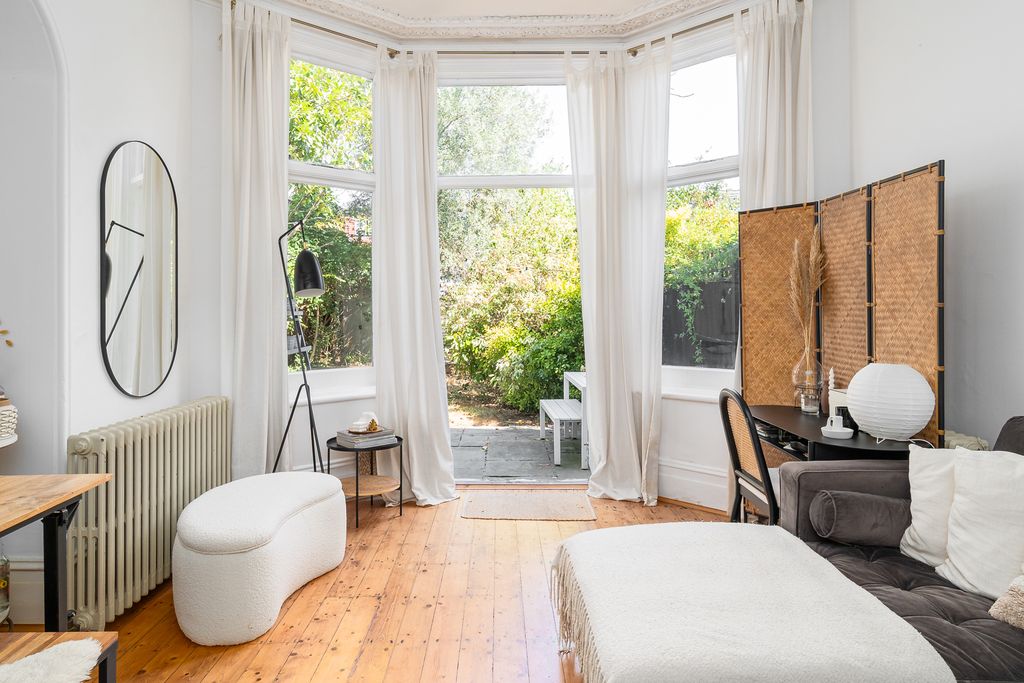 Property photo 2 of 17 Ndb00365-Edit