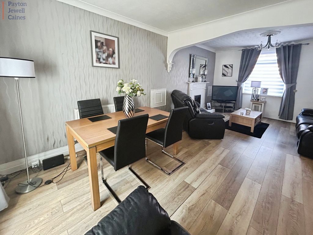 Property photo 2 of 11 Not Specified