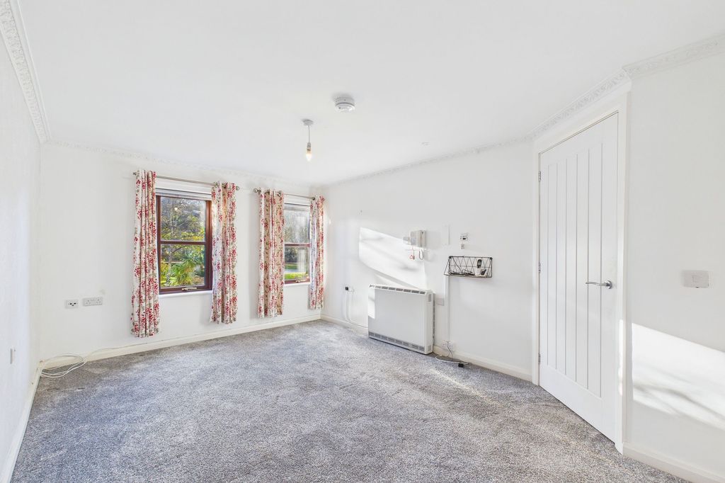 Property photo 2 of 9