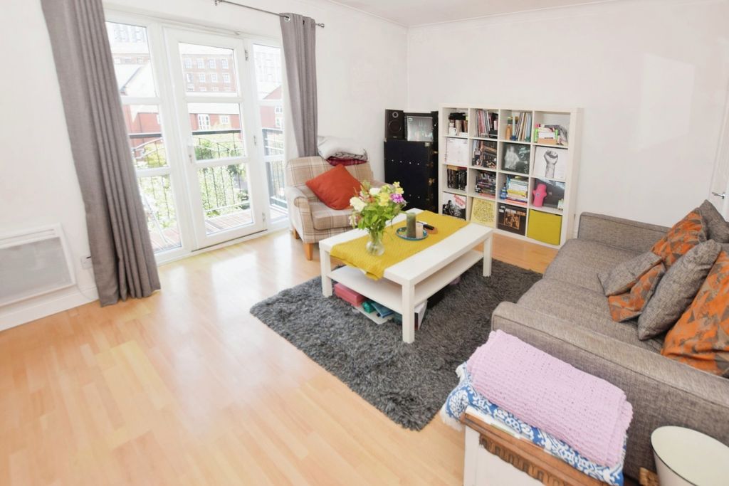 Property photo 2 of 18 Picture No. 11