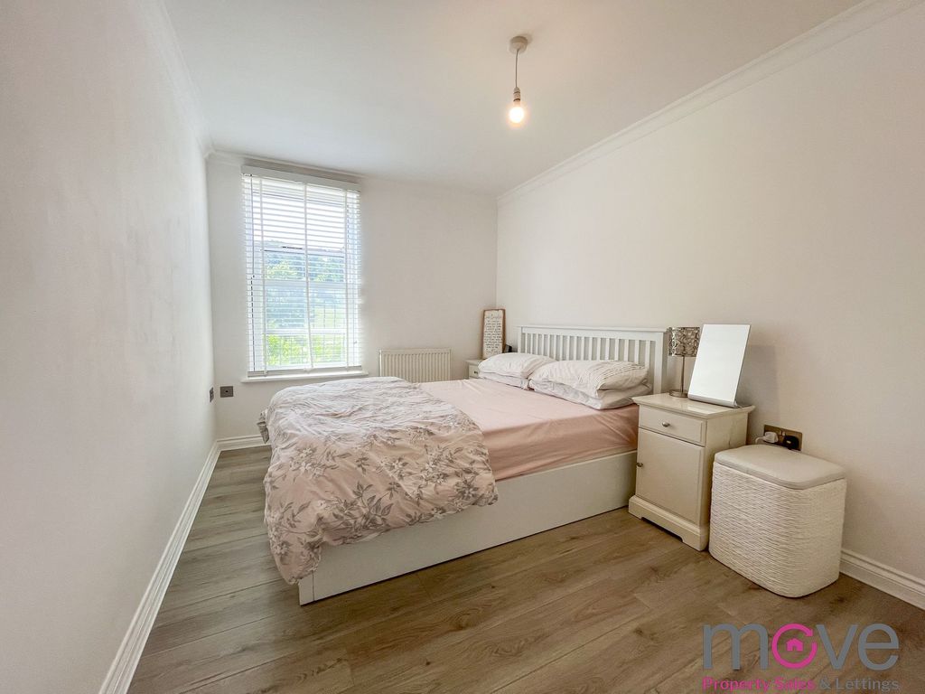 Property photo 3 of 7 Photo 5