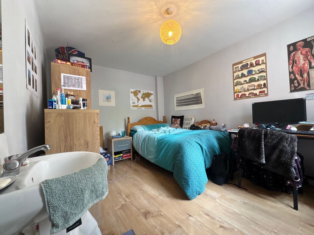 Property photo 1 of 13 50 Milton 1.3