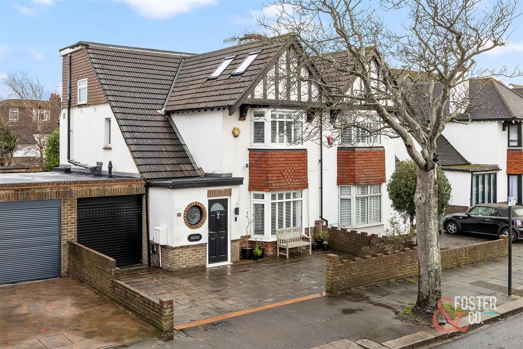 Property photo 1 of 30 Derek Avenue, 47-032.Jpg