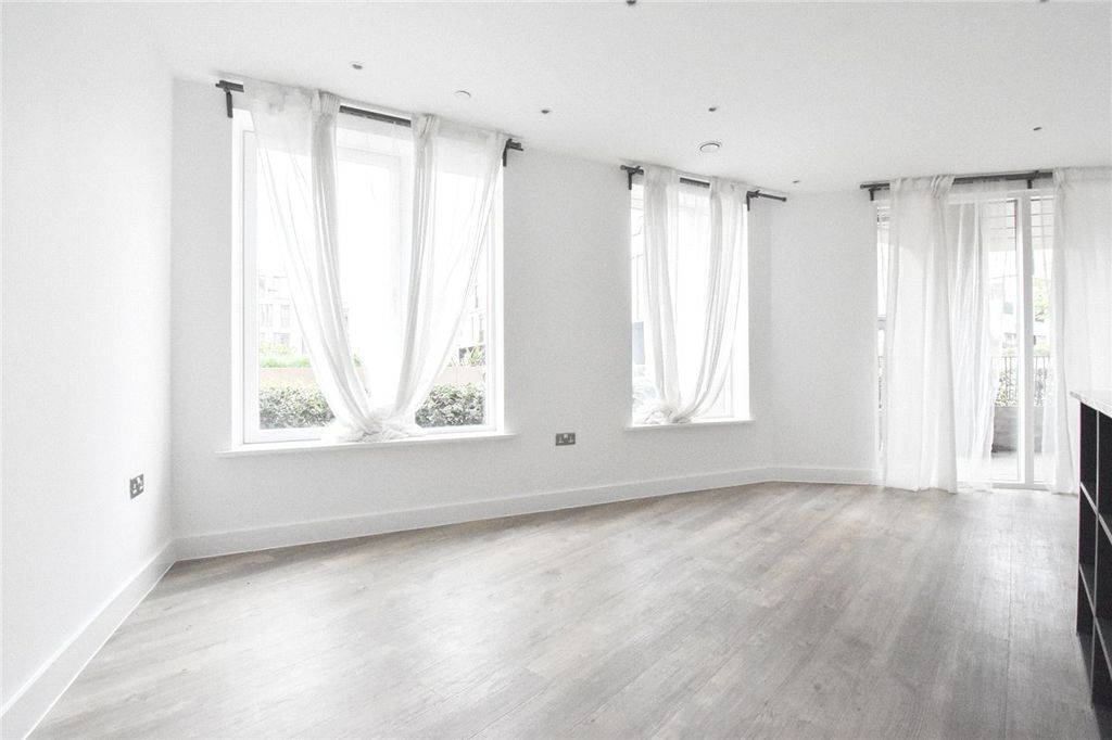 Property photo 3 of 8 Picture No. 02