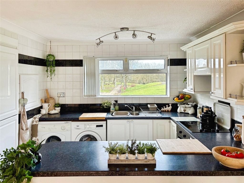 Property photo 2 of 15 Kitchen