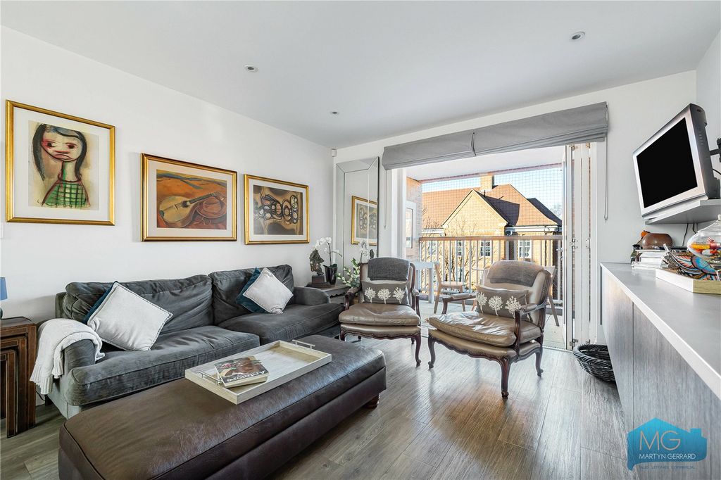 Property photo 2 of 19 Picture No. 11