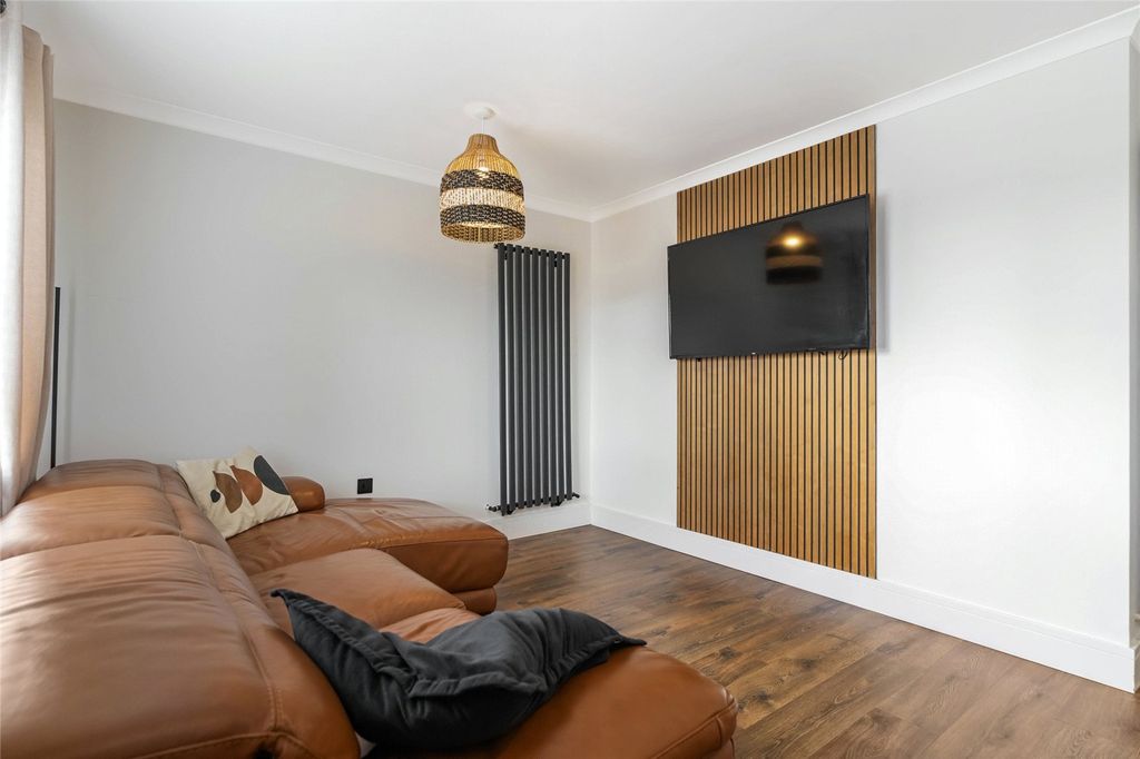 Property photo 3 of 21 3
