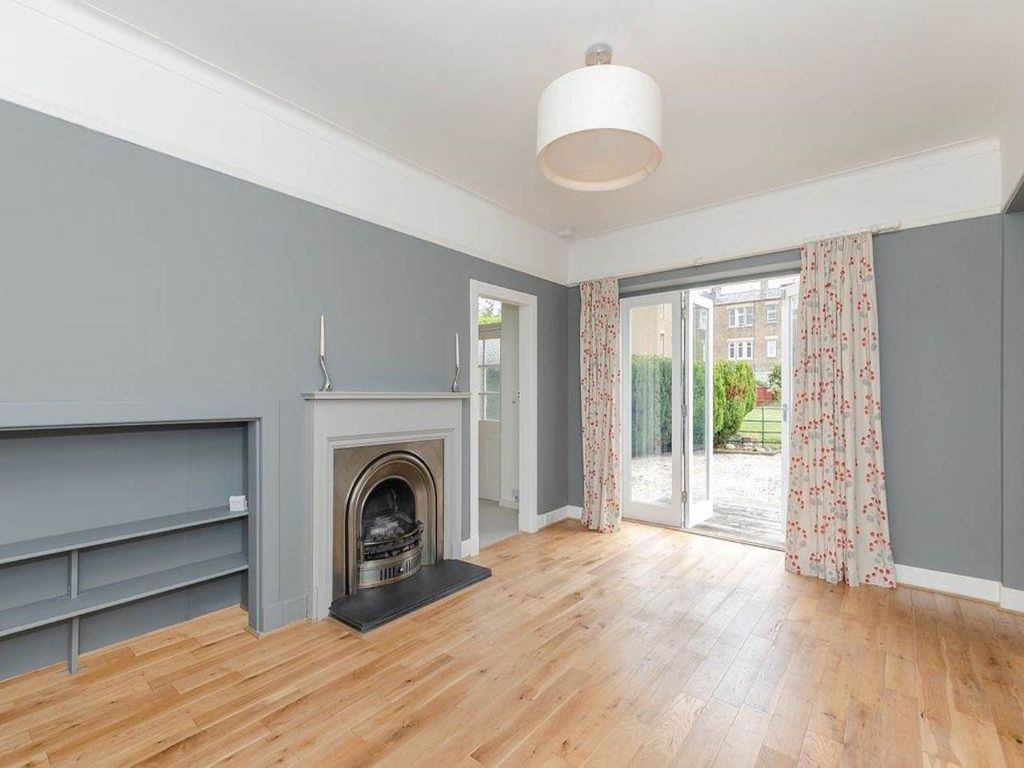 Property photo 2 of 13 02-Loungea