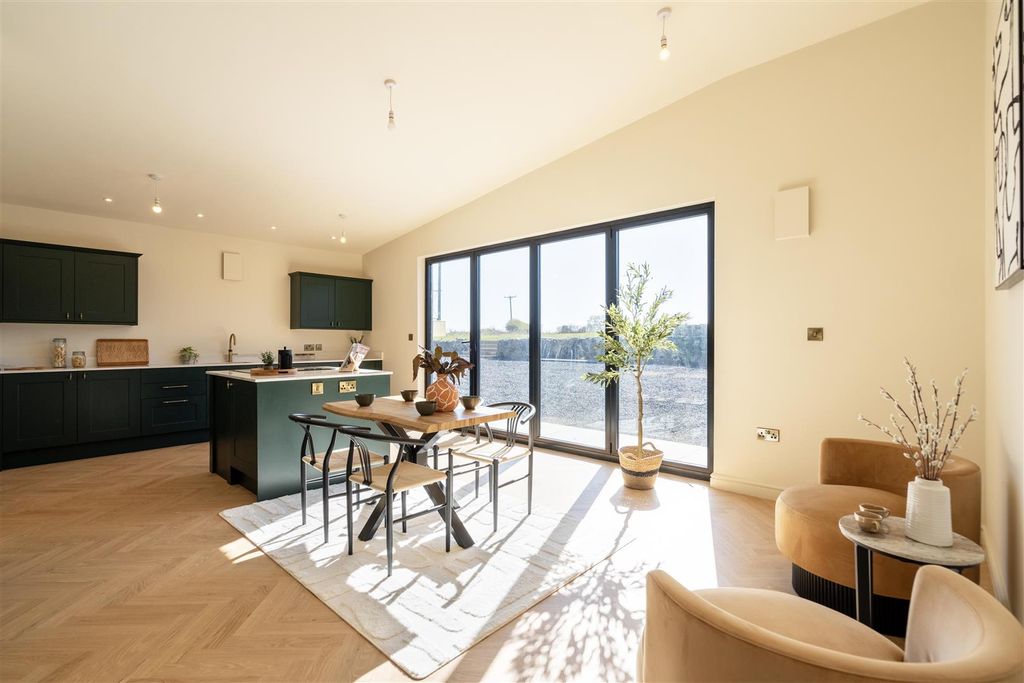 Property photo 2 of 17 Kitchen