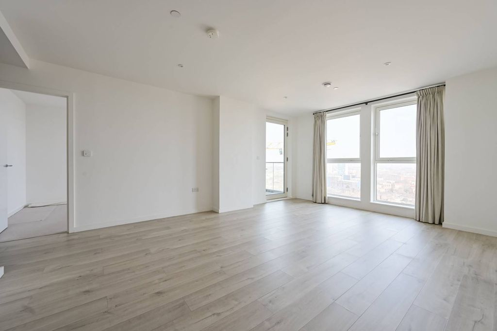 Property photo 1 of 30
