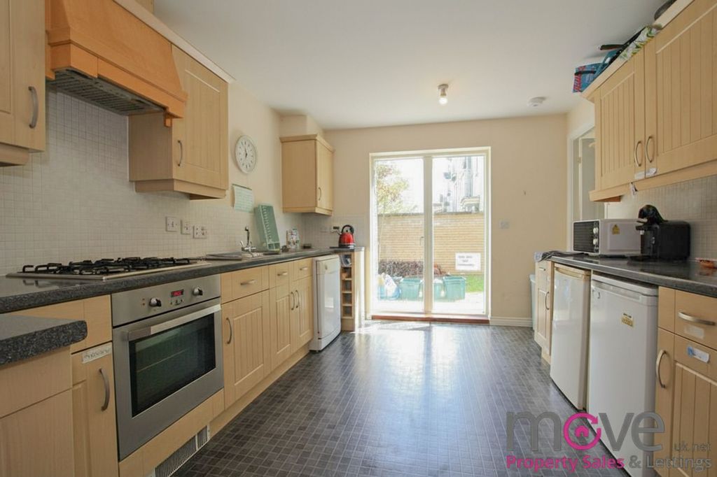 Property photo 2 of 6