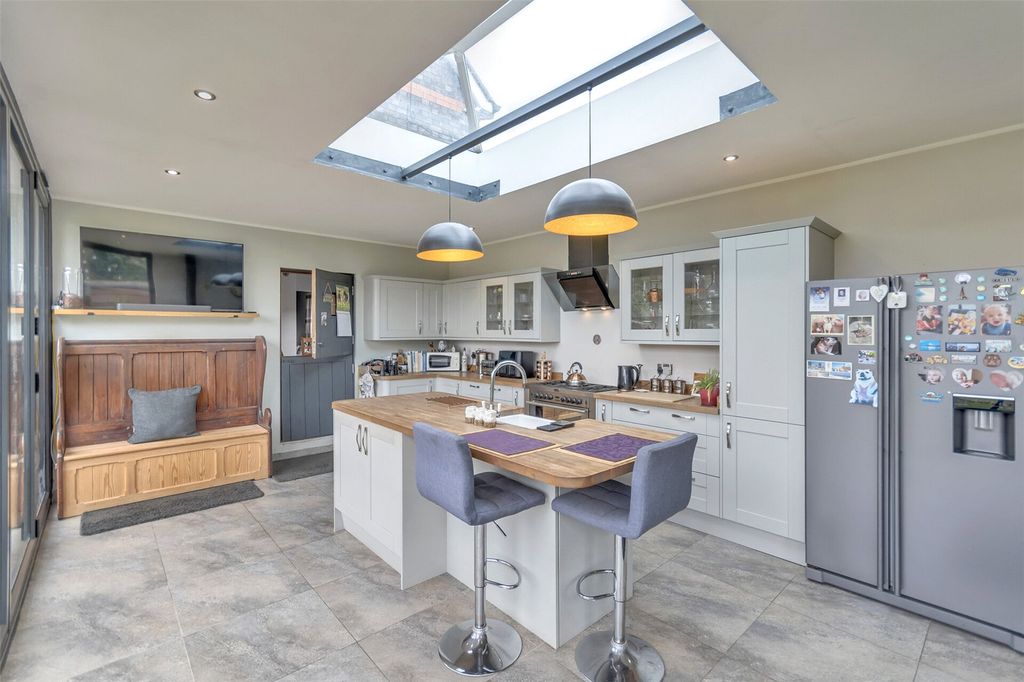 Property photo 2 of 20 Picture No. 17