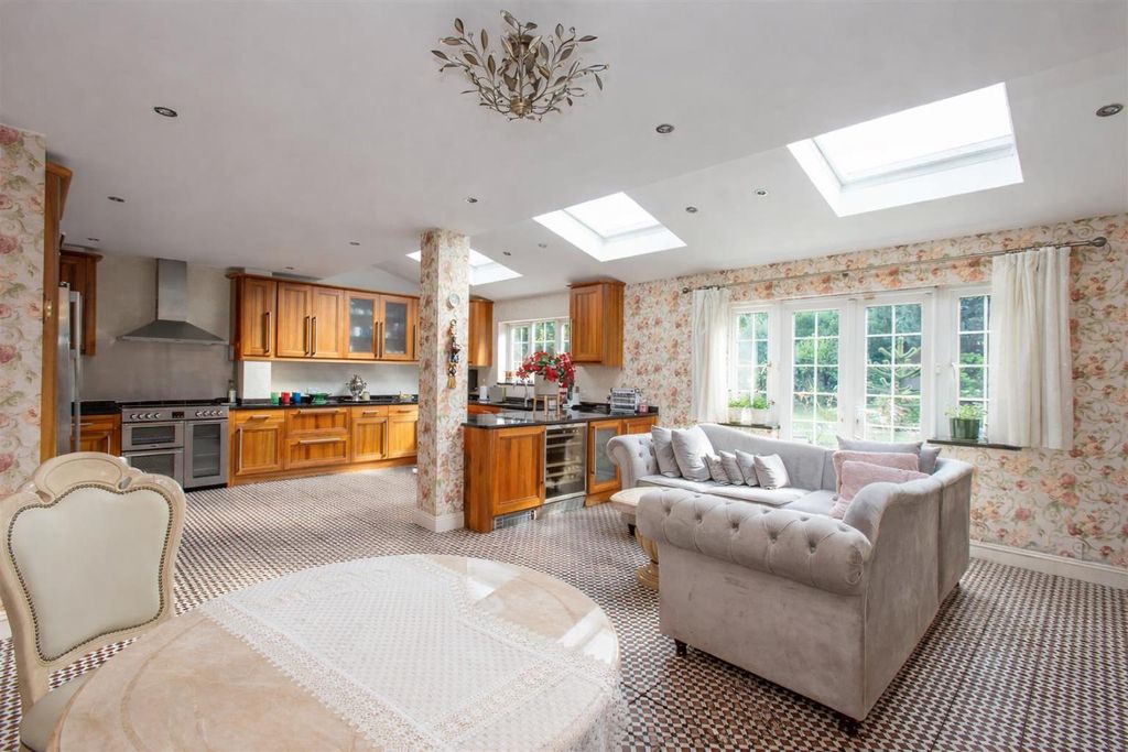 Property photo 1 of 18 48c81535-3ce9-4F7E-800B-A2A3Aee445Dd.Png