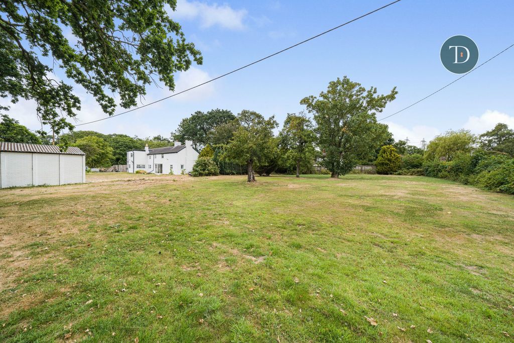 Property photo 2 of 34